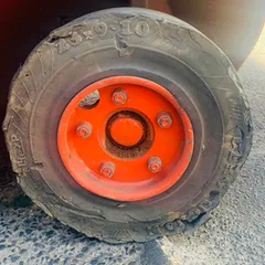Pneu importado 23x9-10 destruído em serviço